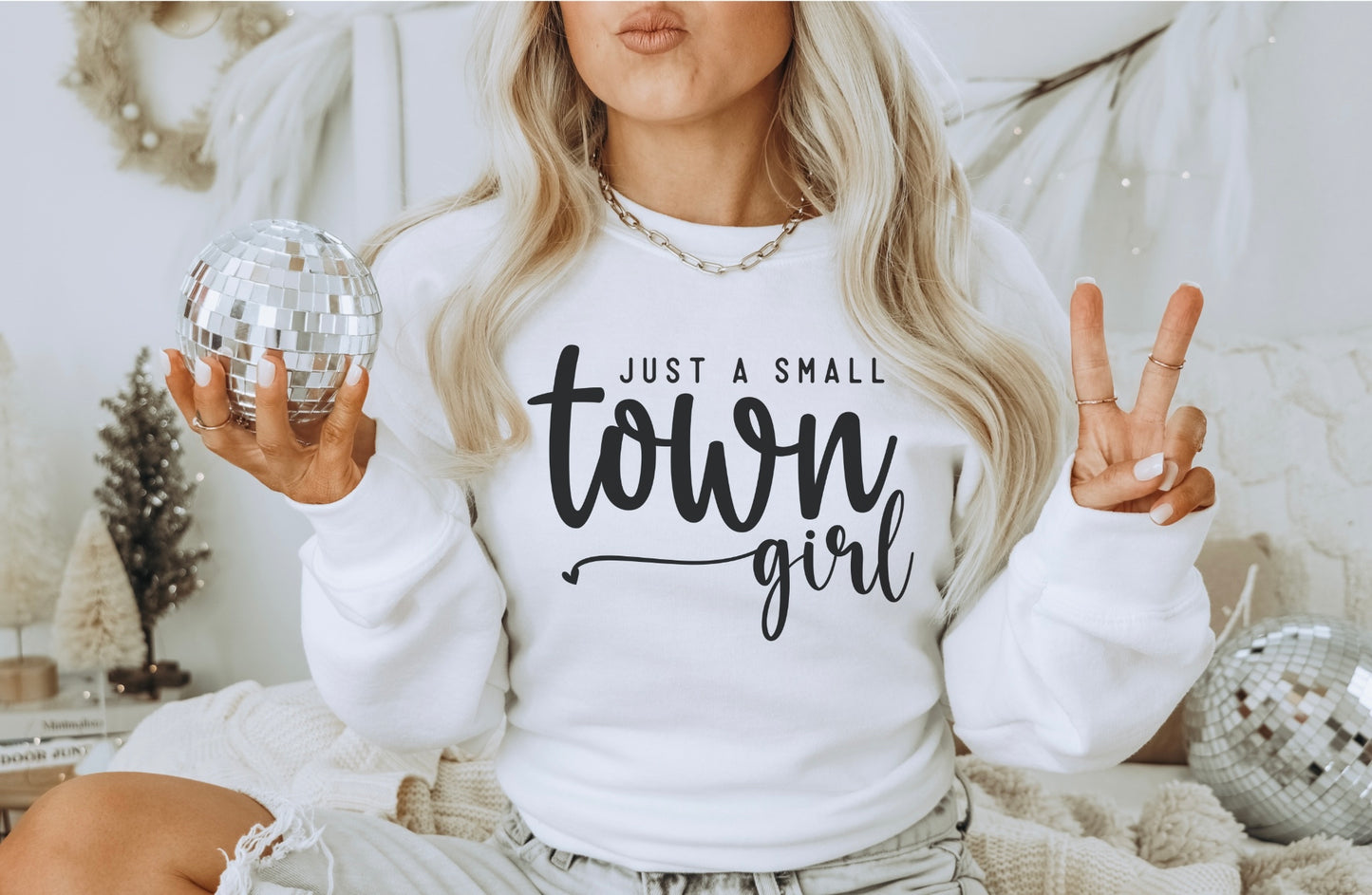 Just a small town girl! Heavy Blend™ Hooded Sweatshirt